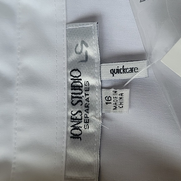 New JONES STUDIO buttons down blouse size 16 color oof white - Picture 6 of 16